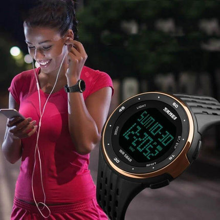 SKMEI Men's Multi-Function Electronic Watch for Outdoor Activities showing digital display, stopwatch and durable strap ideal for hiking and swimming