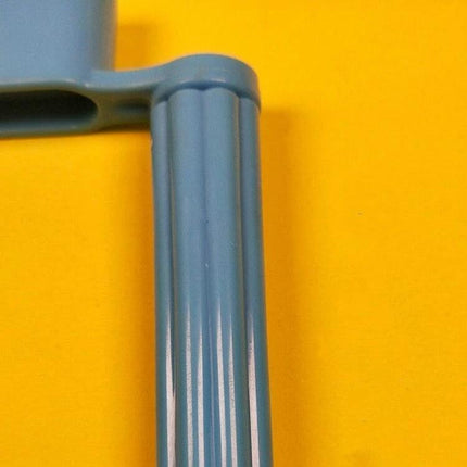 Guitar String Tool for Musicians' Daily Maintenance – close-up of blue grooved non-slip handle and quick-turning winding mechanism on yellow background