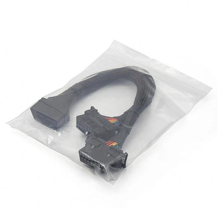 Extension Cable for Connecting Two Devices in Your Car - OBD2 dual-device extension cable for diagnostics and real-time monitoring