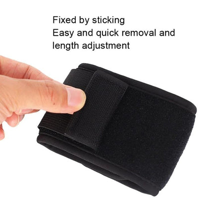 USB-Powered Camera Lens Warmer Belt for Outdoor and Diving Use showing Velcro strap being adjusted and fixed for quick removal and length adjustment