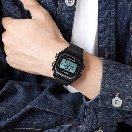 SKMEI Men's Multifunctional Outdoor Watch for Everyday Timing worn on wrist, black digital dual-time watch ideal for hiking and swimming