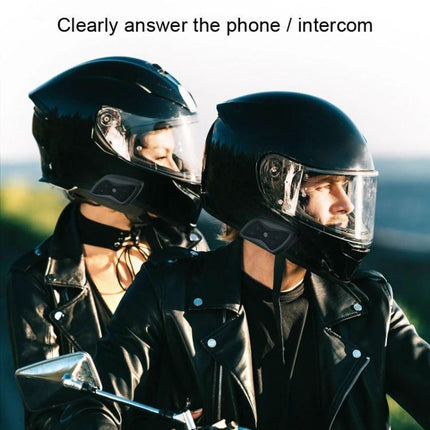 T6plus Smart Motorcycle Helmet with Bluetooth Intercom Feature showing two riders using built-in intercom for clear hands-free communication