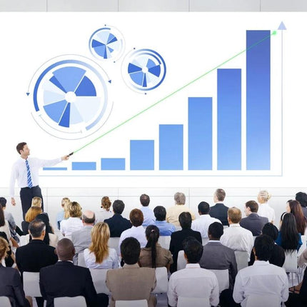 Doosl Long Distance Laser Page Turner for Presentations used by a speaker controlling slides up to 300m in a large conference with audience