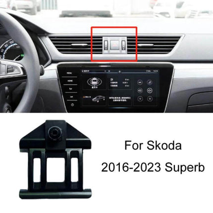 Skoda Dashboard Phone Mount For Navigation Clip On shown clipped to Skoda Superb dashboard vent, 360° ball head, stable 16.72mm base