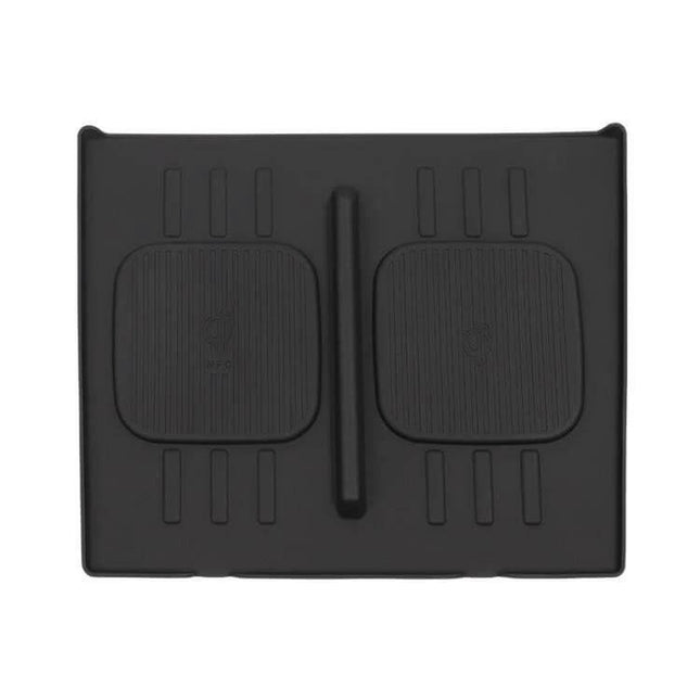 Anti-Slip Wireless Charging Silicone Mat For Hyundai Santa Fe - black dual-pad anti-slip dash mat with wireless charging