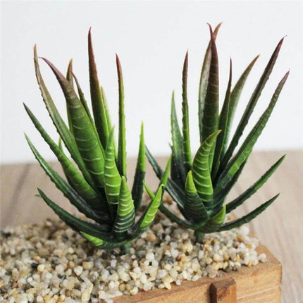 Artificial Mini Aloe Plastic Plant For Desk And Office Decor — compact 13×7 cm maintenance-free artificial aloe on pebble desk planter