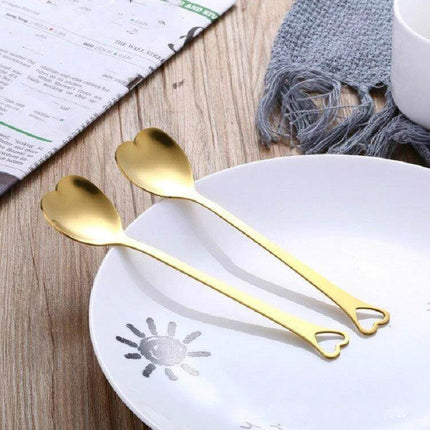Heart Shaped Stainless Steel Teaspoon Set For Coffee Or Desserts - gold mirror-polished 3.2×14.3cm heart spoons on plate, ideal for coffee and desserts