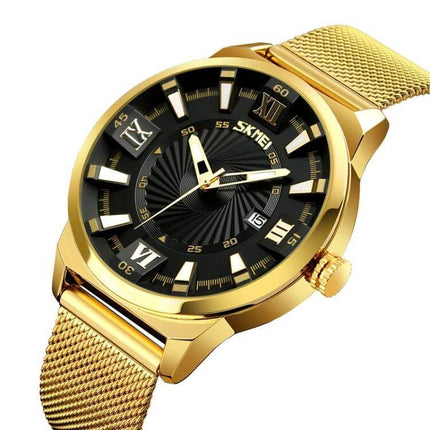 SKMEI Everyday Men's Waterproof Fashion Business Watch gold mesh band black dial close-up, 30m water-resistant everyday business style