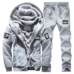 Men's Cozy Winter Sports Ensemble: Thick Hooded Jacket & Stylish Trousers with Letter Print GrEy L