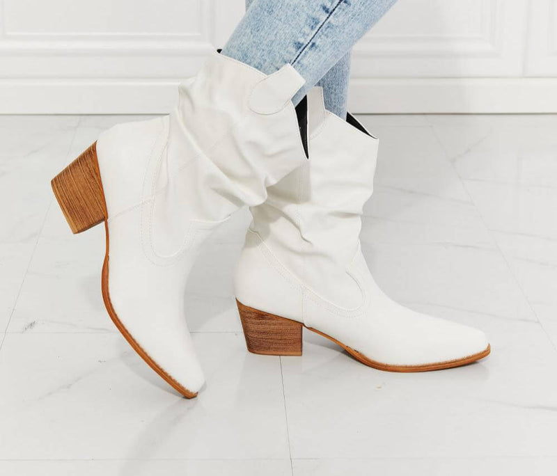 MMShoes Better in Texas Scrunch Cowboy Boots in White