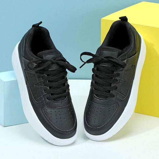 Low Top Platform Sneakers With Soft Rubber Sole For Everyday Wear - black low-top sneakers with 3–5 cm white platform, mesh lining and lace-up closure