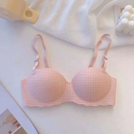 One-Piece Seamless Bra, Black Everyday Comfort for Daily Wear displayed in product flatlay highlighting seamless, sponge-molded cups and smooth silhouette