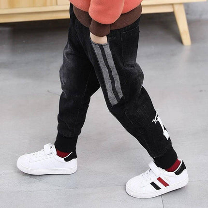 Boys' Denim Trousers With Letter Pattern For Everyday Wear - black denim joggers with side stripes, letter print, sizes 110–150 cm