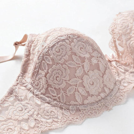 Lace Bra Breathable for Everyday Wear and Comfort Fit in soft blush lace with light support and breathable lining, ideal under T‑shirts and workwear