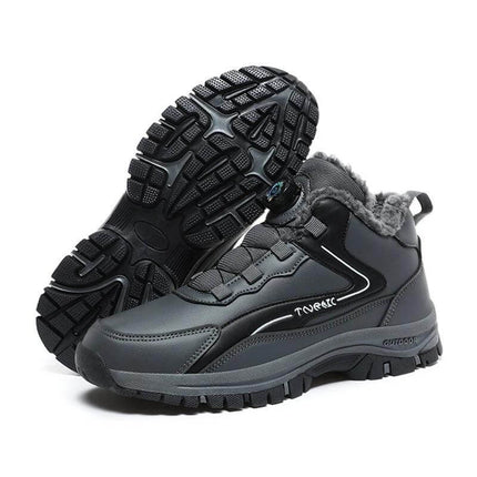 Unisex Low Top Sneakers With Thick Rubber Sole For Running - Black low-top running shoes with thick slip-resistant rubber outsole