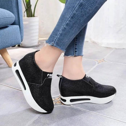 Flat PU Leather Womens Sneakers For Everyday Casual Wear black low-profile round-toe slip-on with cushioning shock-absorption rubber sole