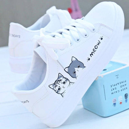 Girls Casual Leather Sneakers Flat Rubber Sole For Everyday - white leather low-profile girls sneakers with cat print and flat rubber sole