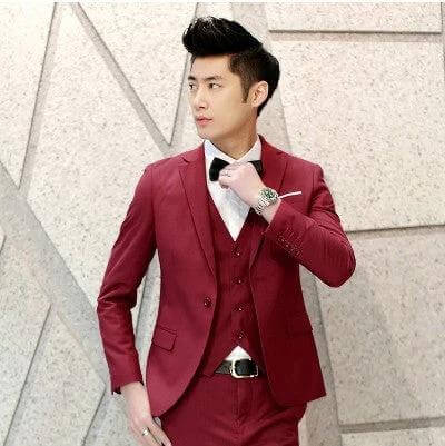 Men's Slim Fit Three-Piece Suit for Everyday Leisure in burgundy slim-fit jacket, waistcoat and trousers on a model, casual yet tailored look