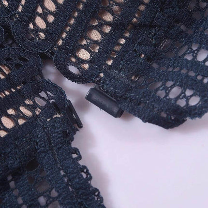 Sexy Lace Front Buckle Bra Wireless 3/4 Cup Everyday Wear close-up of lace front buckle and breathable wireless 3/4 cup detail