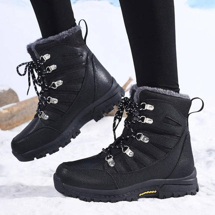 Women's Low Top Snow Boots With Fleece Lining For Winter Wear - black low-top commuter snow boots with fleece lining and grippy tread