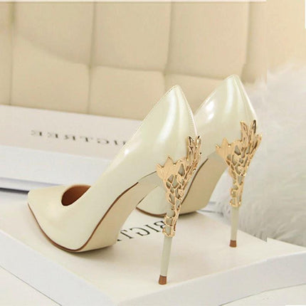 Womens Pointed Toe Stiletto Heels For Everyday Wear in cream patent PU with 10 cm heel and decorative gold filigree stiletto accents
