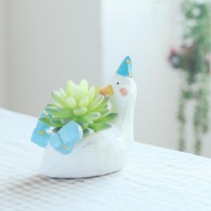 Sturdy Resin Flower Pot Shelf - Ideal for Stylish Home & Garden Decor