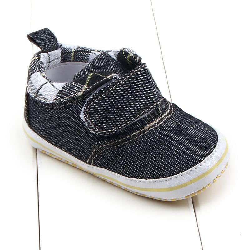 Wholesale High-Top Velcro Baby Shoes - Comfort & Style Guaranteed 3 Comfortable Black And White Plaid Toddler Shoe With Velcro Strap, Ideal For Kids' Casual Wear And Indoor Activities. Perfectly Designed For Small Feet, Combining Style And Ease Of Use.