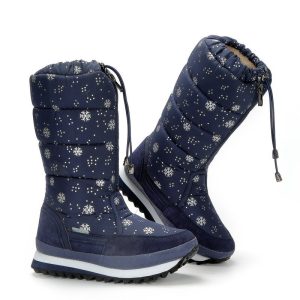 Warm winter snow boots with snowflake print, insulated and waterproof, ideal for cold weather and snow activities, stylish and comfortable for outdoor winter adventures.