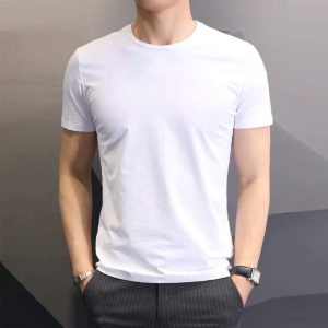 Plain white t-shirt for men, casual everyday wear, comfortable fitting, basic t-shirt design, suitable for modern fashion, versatile clothing option.