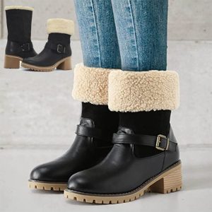 Black winter ankle boots with beige shearling cuffs, chunky heel, and adjustable strap for women’s cold-weather fashion. Perfect for casual and stylish winter outfits.