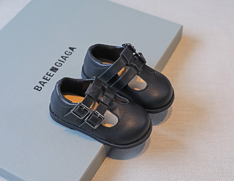Princess Soft Sole Girls College Style Baby Shoes - Adorable & Comfortable 4 High-Quality Black Leather Children'S Sandals With Double Buckle Straps, Stylish And Comfortable For Kids. Perfect For Everyday Wear And Special Occasions.