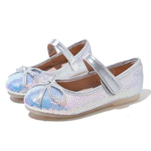 Shiny silver girls’ ballet flats with bow detail and hook-and-loop strap, perfect for casual or special occasions.