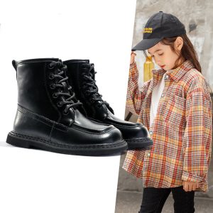 Black leather lace-up boots for stylish and comfortable footwear, ideal for men and women. Perfect for fashion, casual wear, and outdoor activities. Durable and trendy shoes from Syndmart.