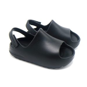 Comfortable black rubber slip-on sandals suitable for casual wear and outdoor activities. Lightweight and durable, perfect for everyday use and quick outdoor comfort.