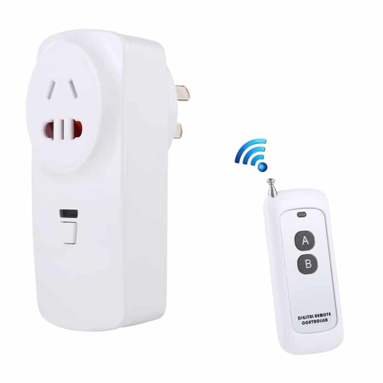 Home Upgrade: AK-DL220 220V Remote Control Socket - Wirelessly Operated, Smart Tech 1 White Remote Control Electrical Outlet With A Remote Control Device Beside It.
