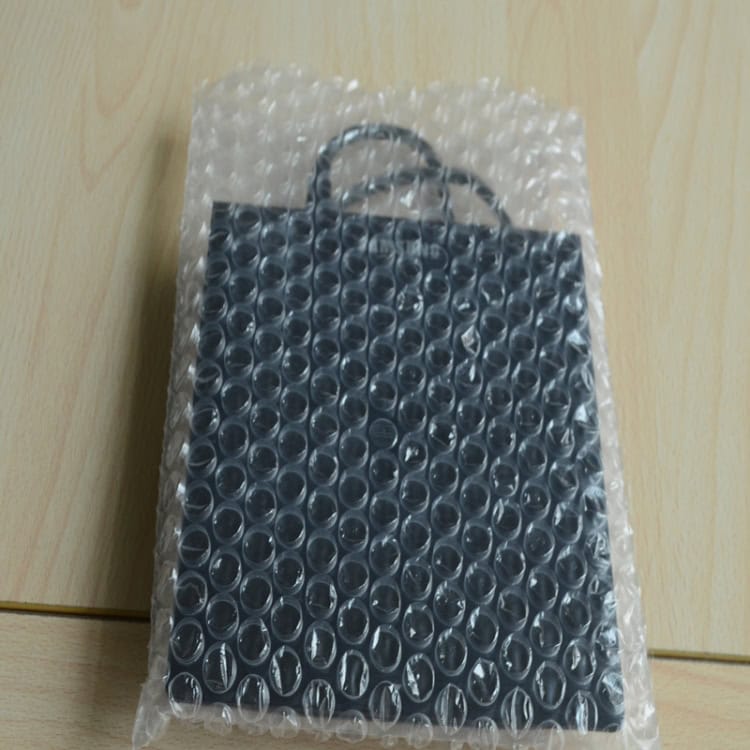 500 Clear Bubble Envelopes 15x10cm - Protect Shipping Items, Wrap Bags 7 Black Gift Bag With Handle, Wrapped In Bubble Wrap For Protection, Designed For Retail Or Special Occasions, Perfect For Fashion, Cosmetics, Or Luxury Products.