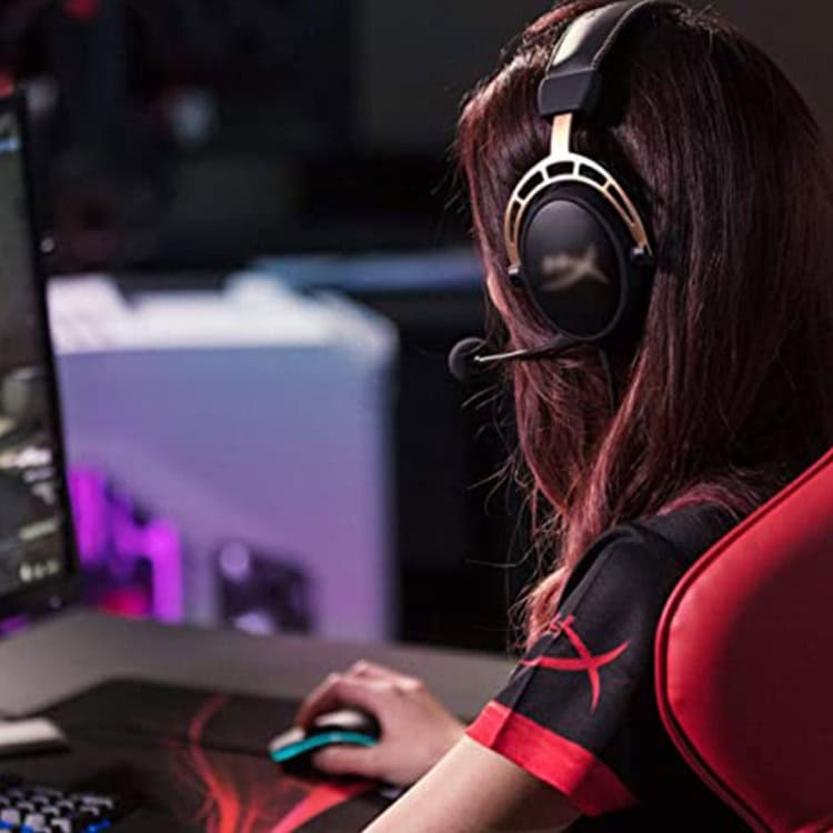 HyperX Cloud Alpha S Clear Voice Microphone: Replacement ZS0201, Improved Pickup 7 Gaming Streamer Using High-Quality Headphones At A Gaming Setup With Vibrant Led Lighting For Immersive Gameplay.