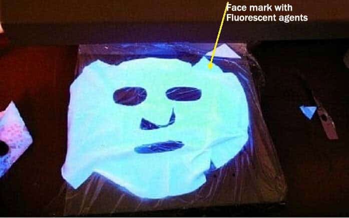 5 PCS Mini UV Flashlight 395NM - Detect Fluorescent Agents Easily 5 Face Mask With Fluorescent Agents Creating A Glowing Face Design For Safety Or Entertainment Purposes.