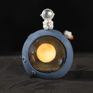 Resin Planet Night Light - Stylish Home Decor for Cosmic Ambiance