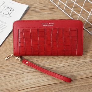 Chic Crocodile Ladies Wallet: Long Design, Single Zipper, Coin Purse; Ideal for Students