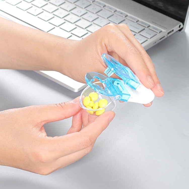 Easy-Open Portable Pill Blister Pack Dispenser Case - Convenient Tablet Access 6 Easy-Open Portable Pill Blister Pack Dispenser Case - Convenient Tablet Access - Image 6