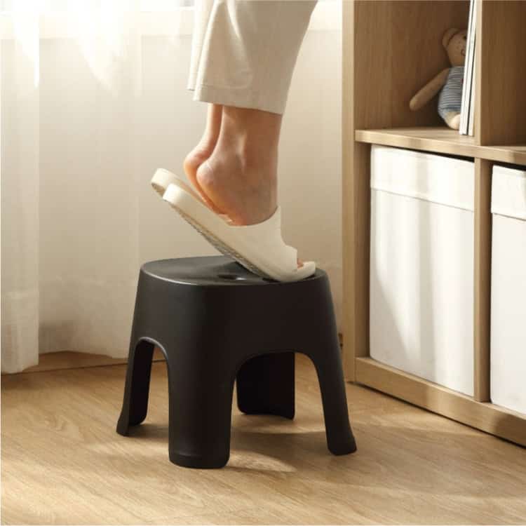 Thick Plastic Bathroom Stools - Low Square Benches for Household Use 5 1. Non-Slip Black Plastic Stepping Stool For Indoor Use, Ideal For Children Or Reaching High Shelves; Sturdy, Lightweight, And Safe.